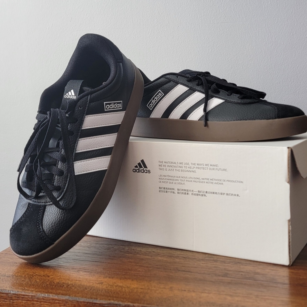 Adidas Sneakers
